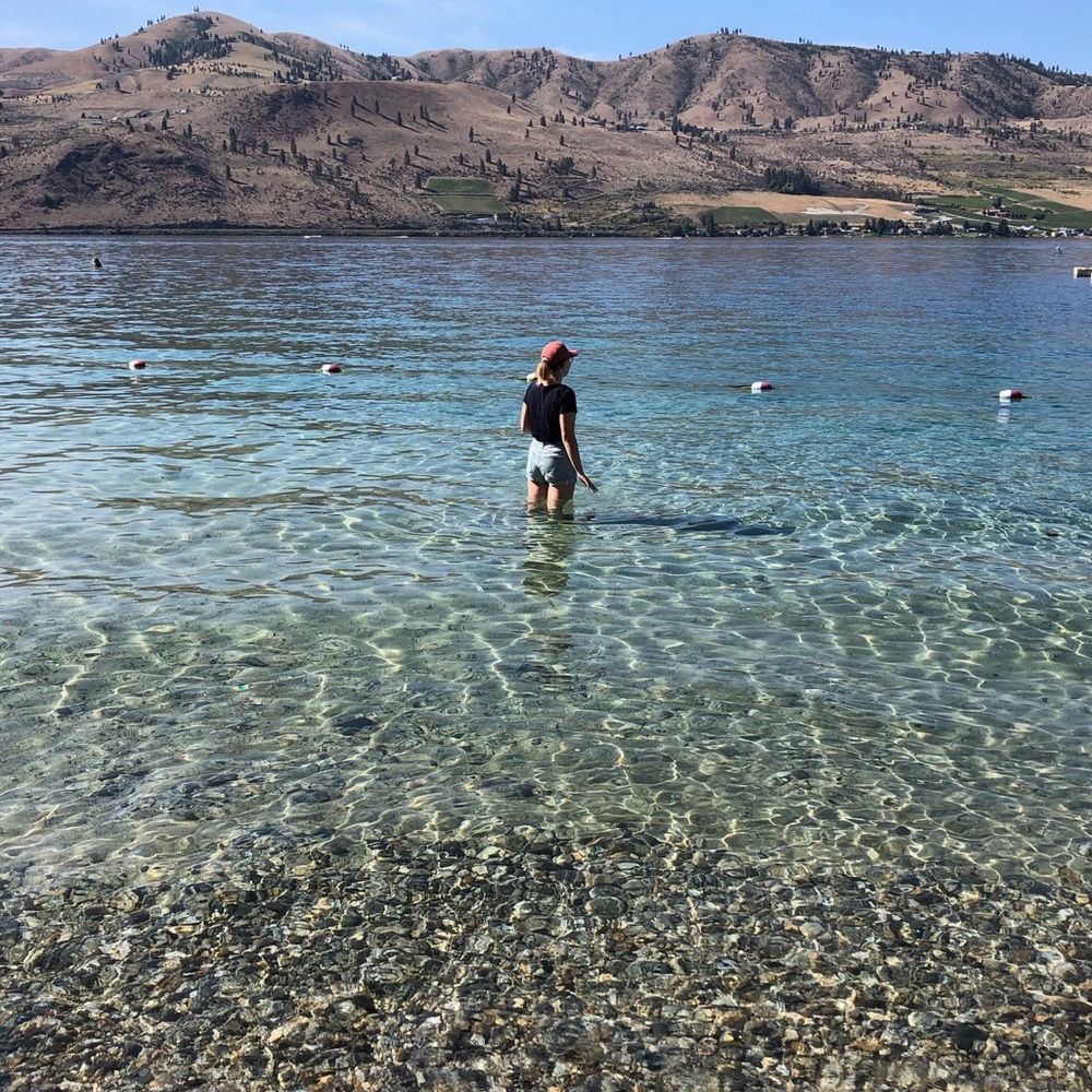 welcome to my closet! 💛🌈